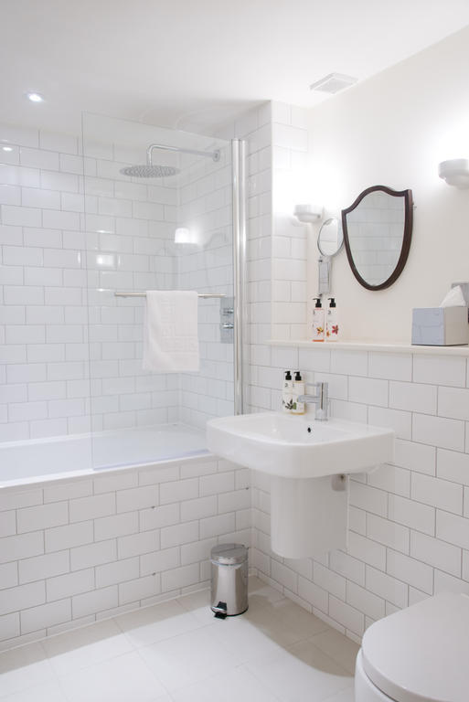 The White Hart Hotel Somerton  Ruang foto