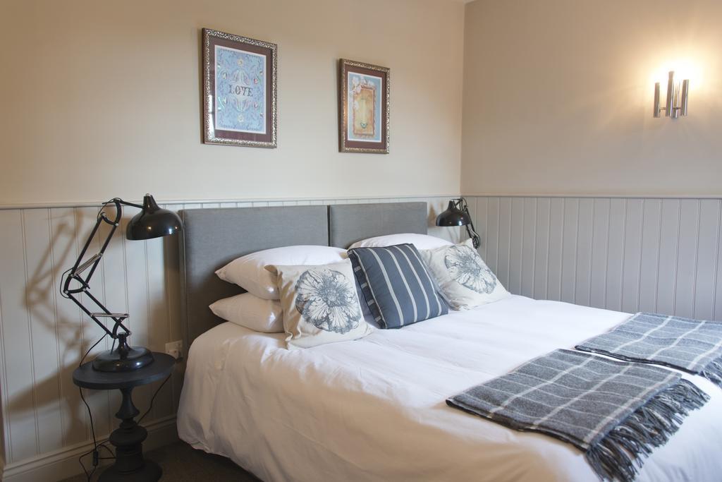 The White Hart Hotel Somerton  Ruang foto