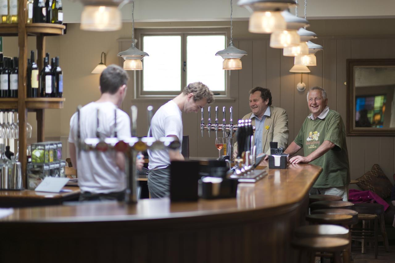 The White Hart Hotel Somerton  Bagian luar foto