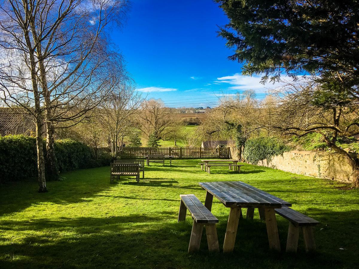 The White Hart Hotel Somerton  Bagian luar foto