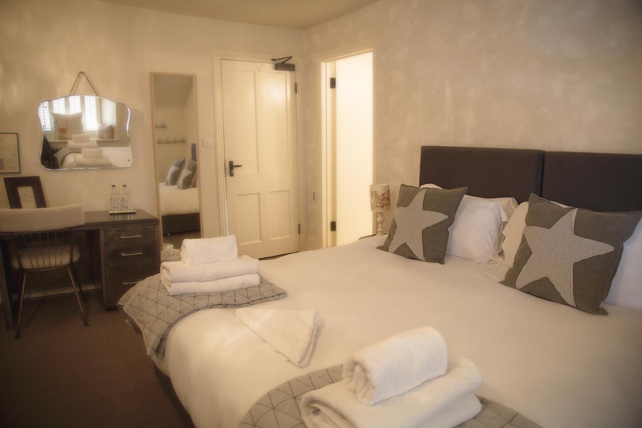 The White Hart Hotel Somerton  Bagian luar foto