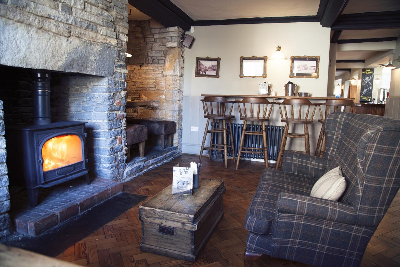 The White Hart Hotel Somerton  Bagian luar foto