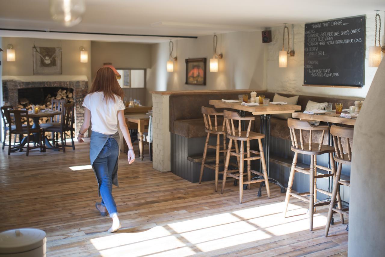 The White Hart Hotel Somerton  Bagian luar foto